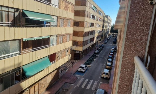 Herverkoop - Apartment - Torrevieja - Acequion