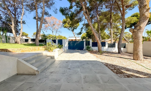 Revente - Villa - Torrevieja - Los balcones