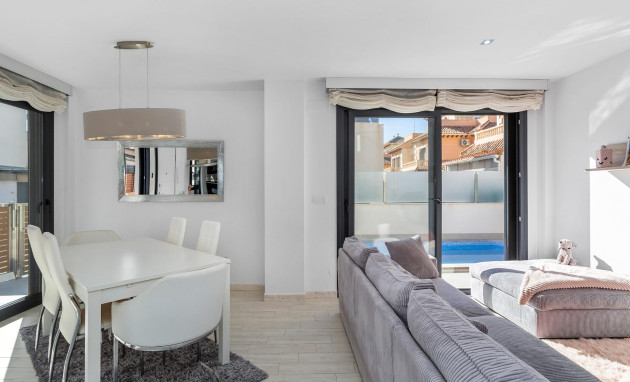 Herverkoop - Villa - Torrevieja - Sector 25