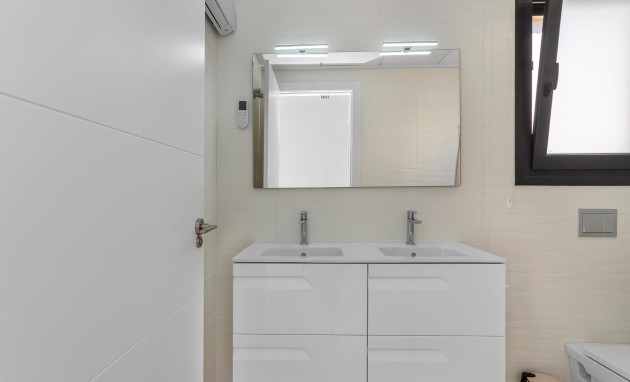 Herverkoop - Villa - Torrevieja - Sector 25