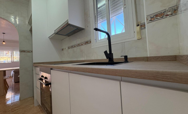 Herverkoop - Bungalow - Gelijkvloers - Torrevieja - Paseo maritimo