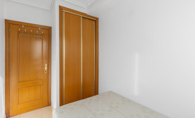 Herverkoop - Apartment - Torrevieja - Estacion de autobuses