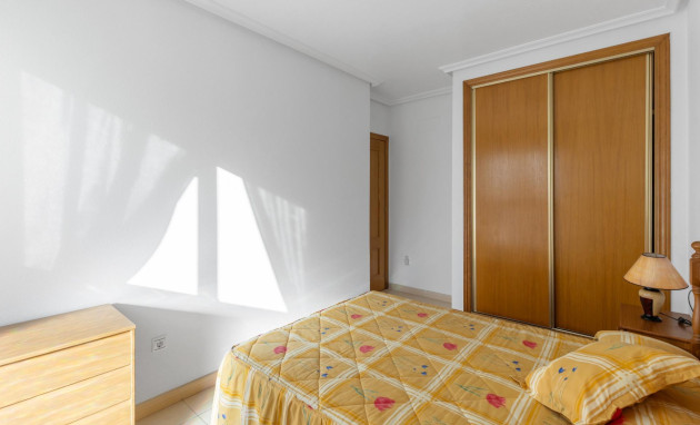 Herverkoop - Apartment - Torrevieja - Estacion de autobuses