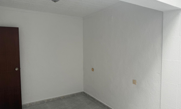 Herverkoop - Bungalow - Gelijkvloers - Torrevieja - Torretas