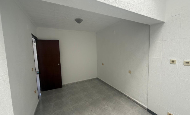 Herverkoop - Bungalow - Gelijkvloers - Torrevieja - Torretas