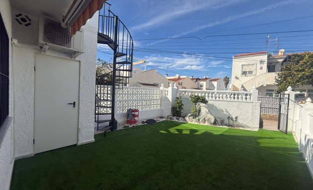 Herverkoop - Bungalow - Gelijkvloers - Torrevieja - Torretas