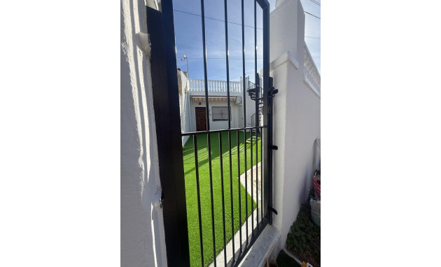 Herverkoop - Bungalow - Gelijkvloers - Torrevieja - Torretas