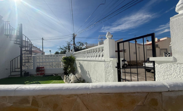 Herverkoop - Bungalow - Gelijkvloers - Torrevieja - Torretas