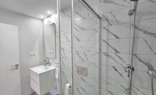 Herverkoop - Apartment / Flat * - Orihuela Costa - Villamartín *