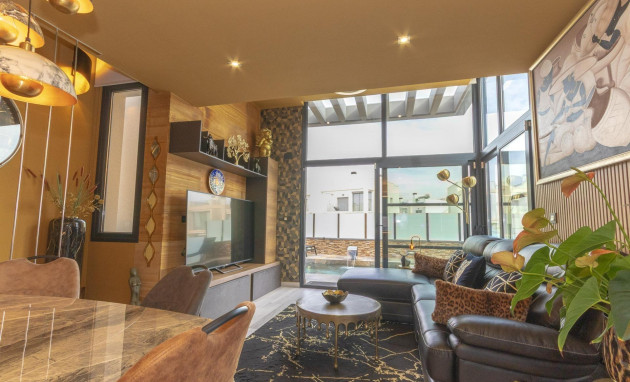 Herverkoop - Villa - Orihuela Costa - Lomas de Cabo Roig