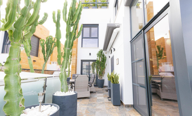 Herverkoop - Villa - Orihuela Costa - Lomas de Cabo Roig