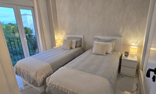 Revente - Apartment - Sucina