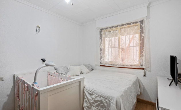 Herverkoop - Herenhuis - Torrevieja - La Siesta