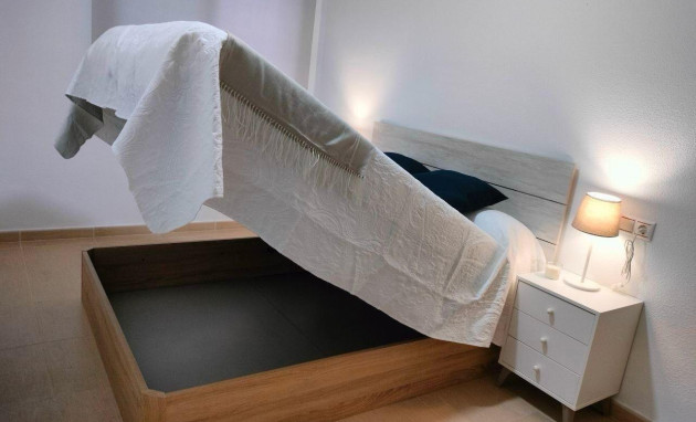 Herverkoop - Apartment - Torrevieja - Estacion de autobuses