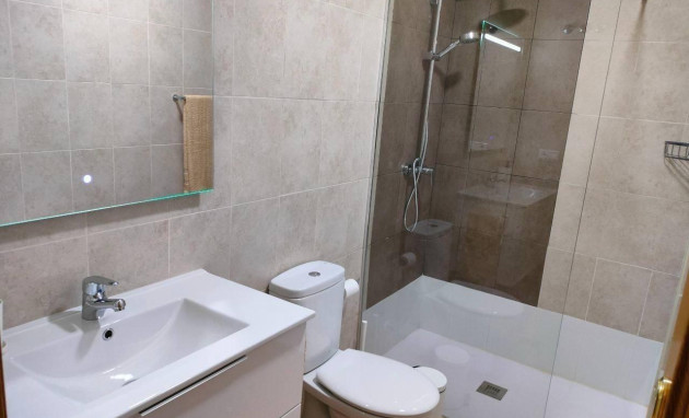 Herverkoop - Apartment - Torrevieja - Estacion de autobuses