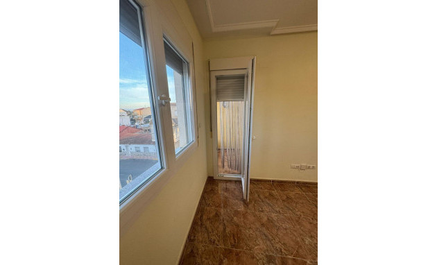 Herverkoop - Apartment - Jacarilla - Comunidad valenciana