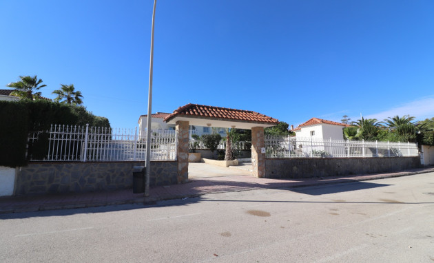 Herverkoop - Detached Villa - Algorfa - Lomas de La Juliana