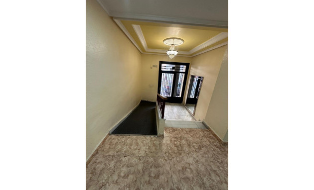 Herverkoop - Apartment - Torrevieja - Playa del cura