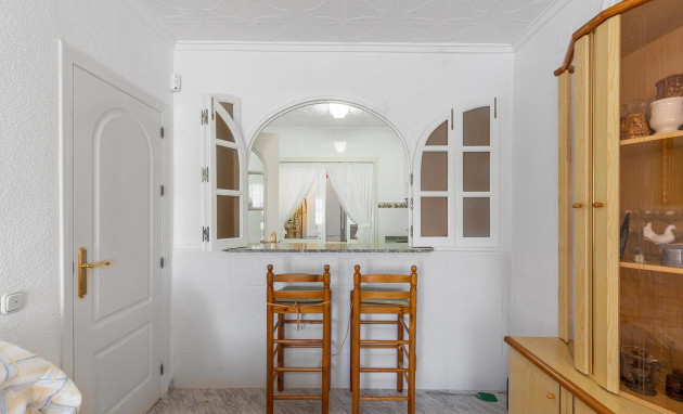 Herverkoop - Bungalow - Gelijkvloers - Torrevieja - La Siesta - El Salado - Torreta