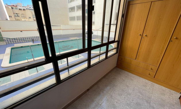 Herverkoop - Studio - Torrevieja - Estacion de autobuses