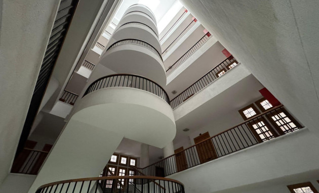 Herverkoop - Studio - Torrevieja - Estacion de autobuses