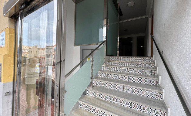 Herverkoop - Studio - Torrevieja - Estacion de autobuses