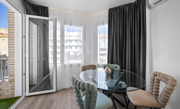 Herverkoop - Apartment - Torrevieja - Centro