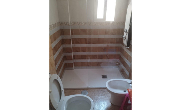 Revente - Attique - Torrevieja - Estacion de autobuses