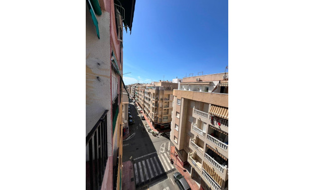 Herverkoop - Studio - Torrevieja - Playa de los locos