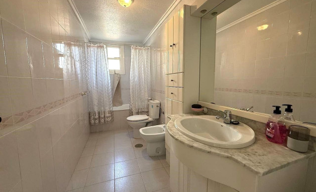 Herverkoop - Flat - Torrevieja - Acequion