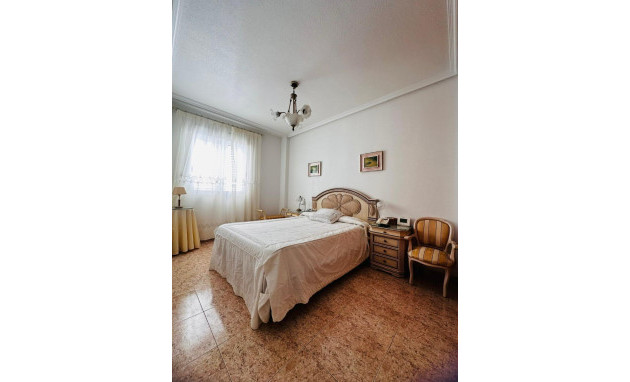 Herverkoop - Apartment - Torrevieja - Playa del Cura