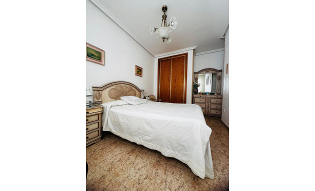 Herverkoop - Apartment - Torrevieja - Playa del Cura