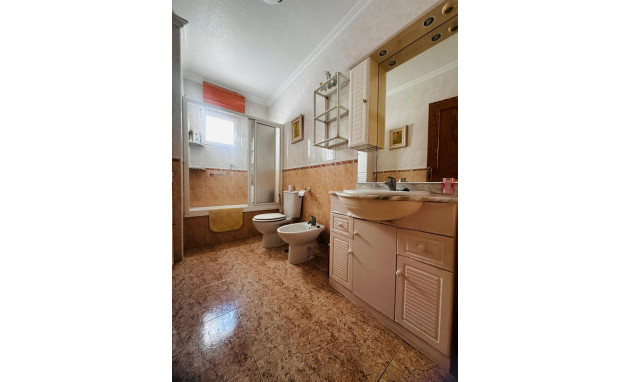 Herverkoop - Apartment - Torrevieja - Playa del Cura