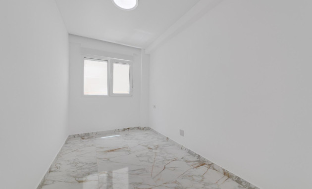 Herverkoop - Apartment - Torrevieja - Playa del Cura