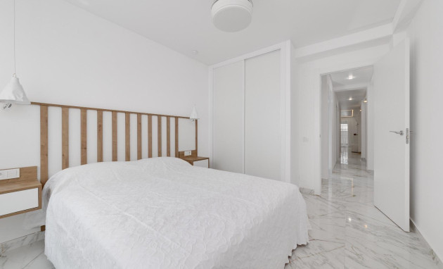Herverkoop - Apartment - Torrevieja - Playa del Cura