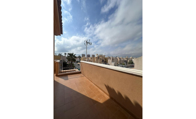 Herverkoop - Town house - Torrevieja - Los Frutales