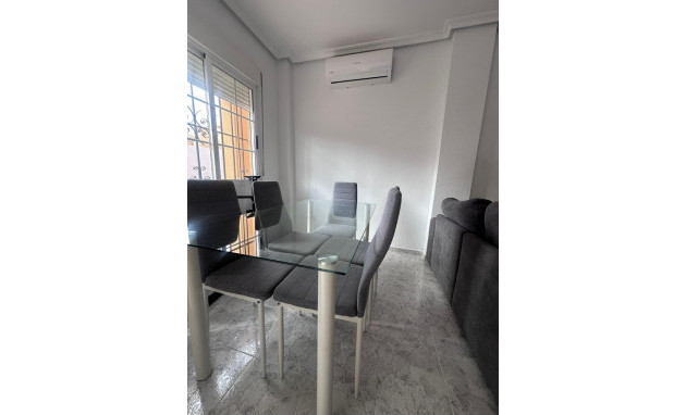 Herverkoop - Town house - Torrevieja - Los Frutales