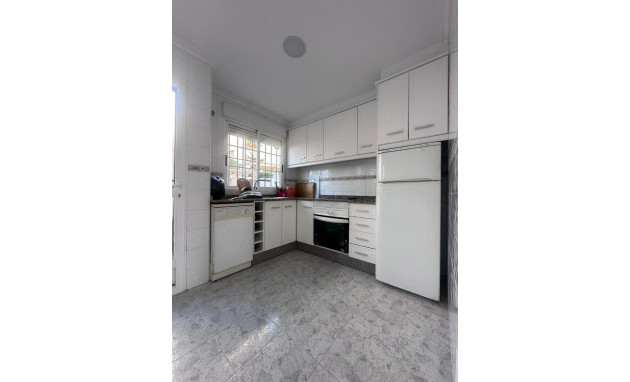 Herverkoop - Town house - Torrevieja - Los Frutales