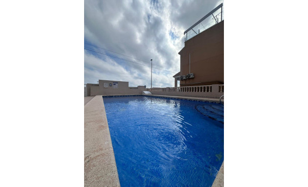 Herverkoop - Town house - Torrevieja - Los Frutales
