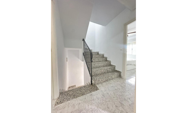 Herverkoop - Town house - Torrevieja - Los Frutales