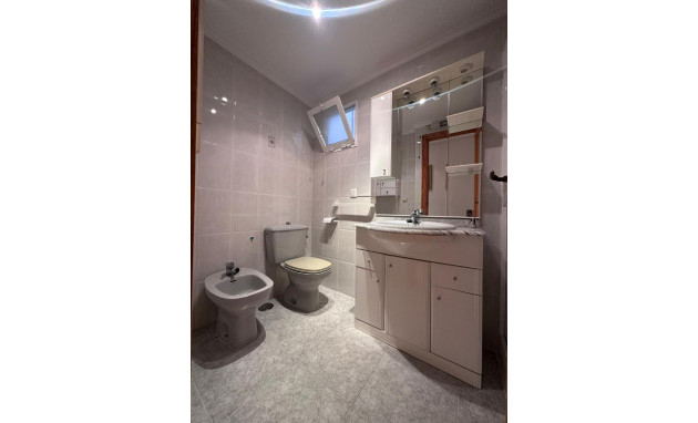 Herverkoop - Apartment - Torrevieja - Playa del Cura