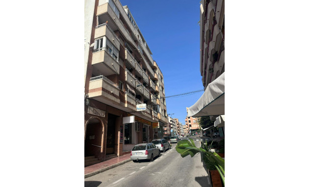 Herverkoop - Apartment - Torrevieja - Playa del Cura