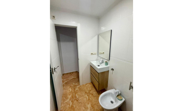 Herverkoop - Apartment - Torrevieja - Playa de los locos