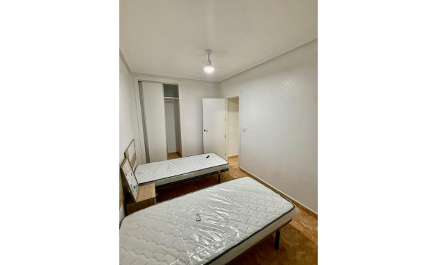 Herverkoop - Apartment - Torrevieja - Playa de los locos