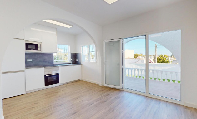 Herverkoop - Bungalow - Gelijkvloers - Villamartín - Blue Lagoon