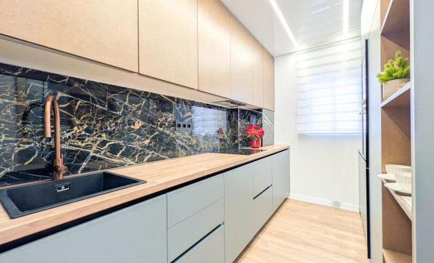 Herverkoop - Apartment - Torrevieja - Parque de las Naciones