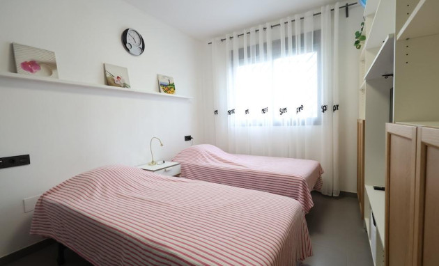 Herverkoop - Bungalow - Gelijkvloers - Orihuela Costa - La Zenia