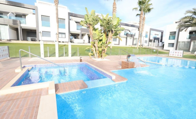 Herverkoop - Bungalow - Gelijkvloers - Orihuela Costa - La Zenia