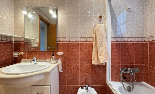 Resale - Apartment - Torrevieja - Centro