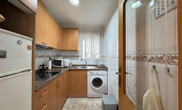 Resale - Apartment - Torrevieja - Centro